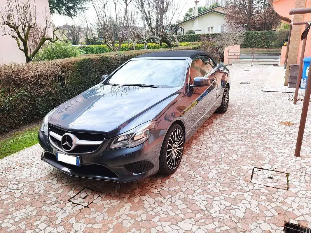 Usata Mercedes E220 170 CV (125 kW) 2014 Grigio Cabrio