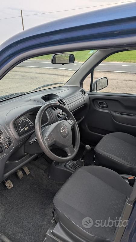 Usata Opel Agila 60 CV (44 kW) 2007 Blu Monovolume