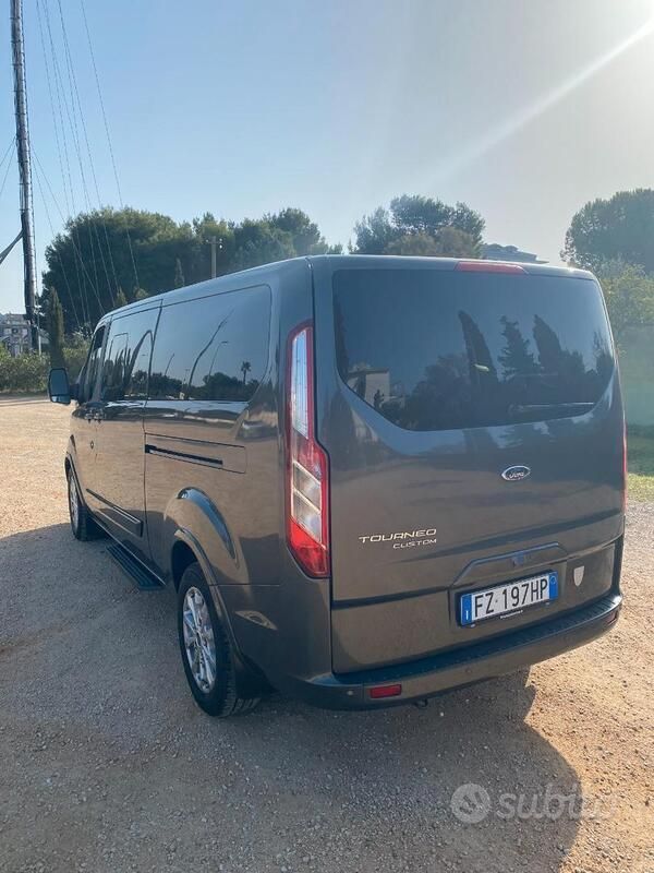 Usata Ford Tourneo Custom S 188 CV (138 kW) 2020 Grigio Furgone