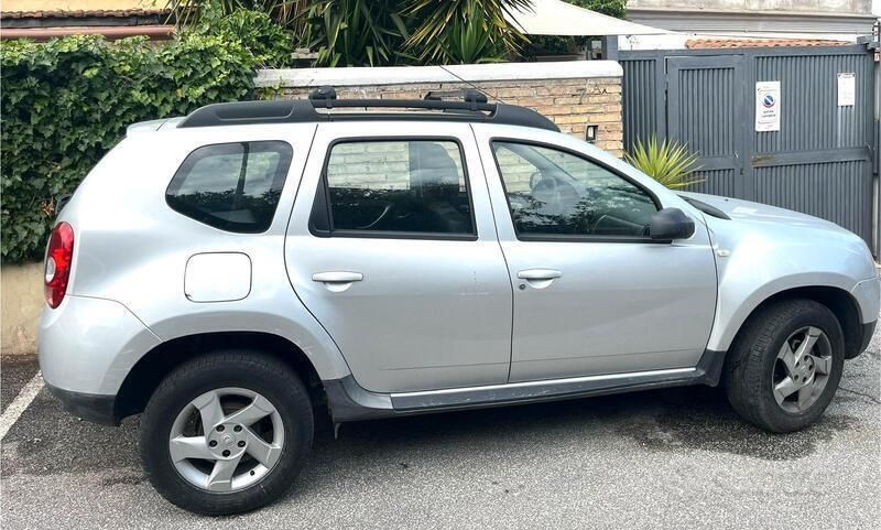 Grigio Usata 2013 Dacia Duster SUV | 7900 € (Cara) - Immagine 1/4
