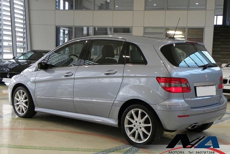 Usata Mercedes B160 95 CV (69 kW) 2009 Argento Monovolume