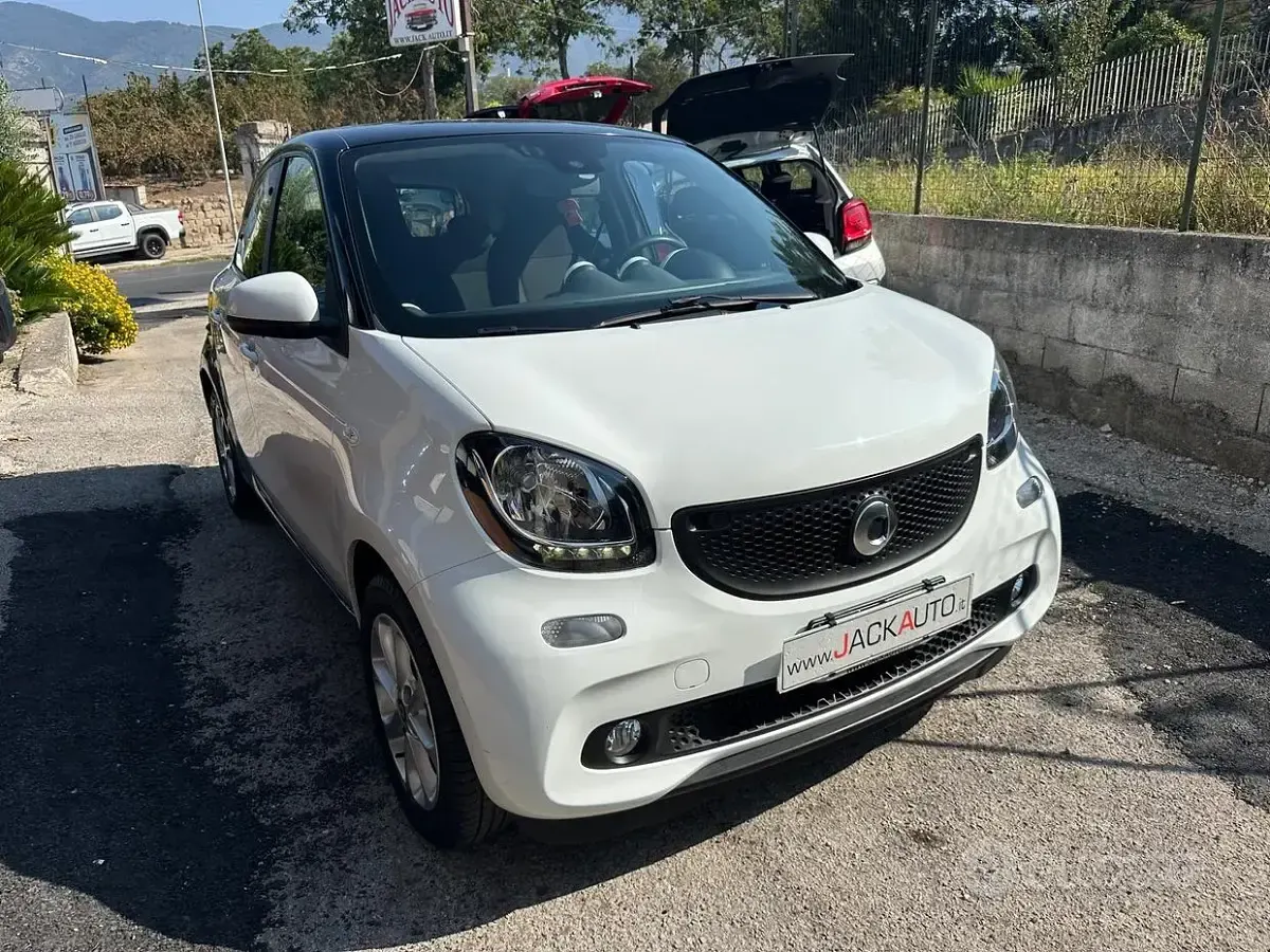 Usata Smart ForFour 71 CV (52 kW) 2019 Bianco Utilitaria