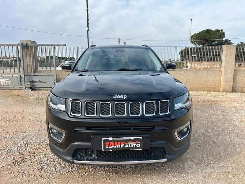 Używany Jeep Compass Limited 120 KM (88 kW) 2018 Czarny SUV