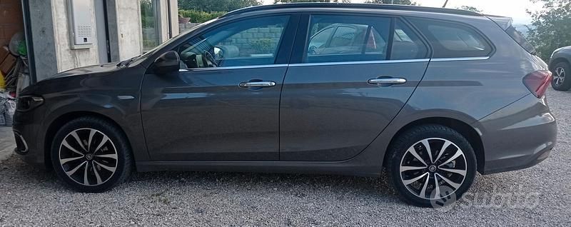 Usata Fiat Tipo Wagon 120 CV (88 kW) 2018 Grigio Station wagon