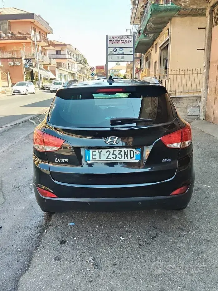 Usata Hyundai ix35 Xpossible 115 CV (84 kW) 2015 Nero SUV