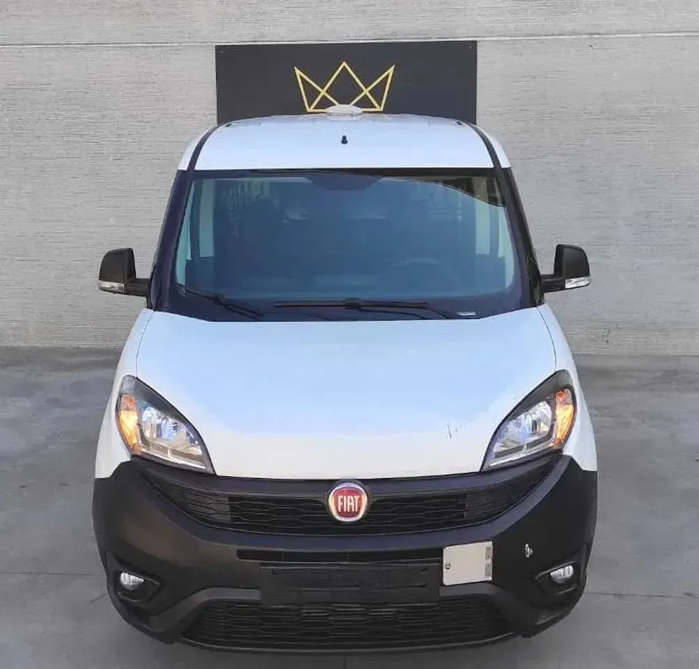 Usata Fiat Doblò Lounge 105 CV (77 kW) 2020 Bianco Monovolume