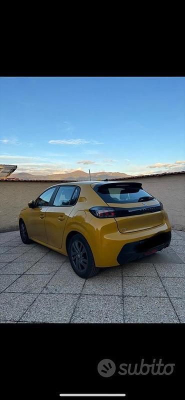 Usata Peugeot 208 75 CV (55 kW) 2021 Utilitaria