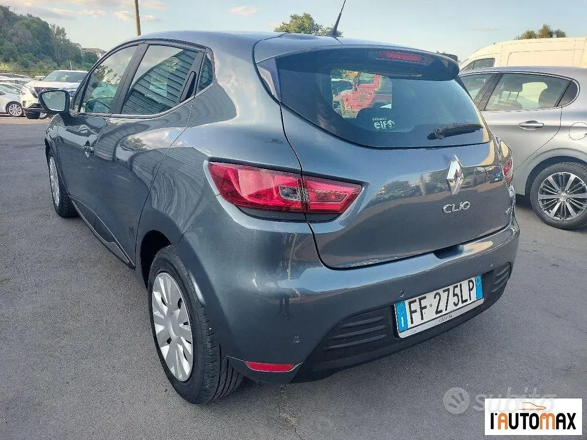 Usata Renault Clio IV Life 75 CV (55 kW) 2016 Grigio Berlina