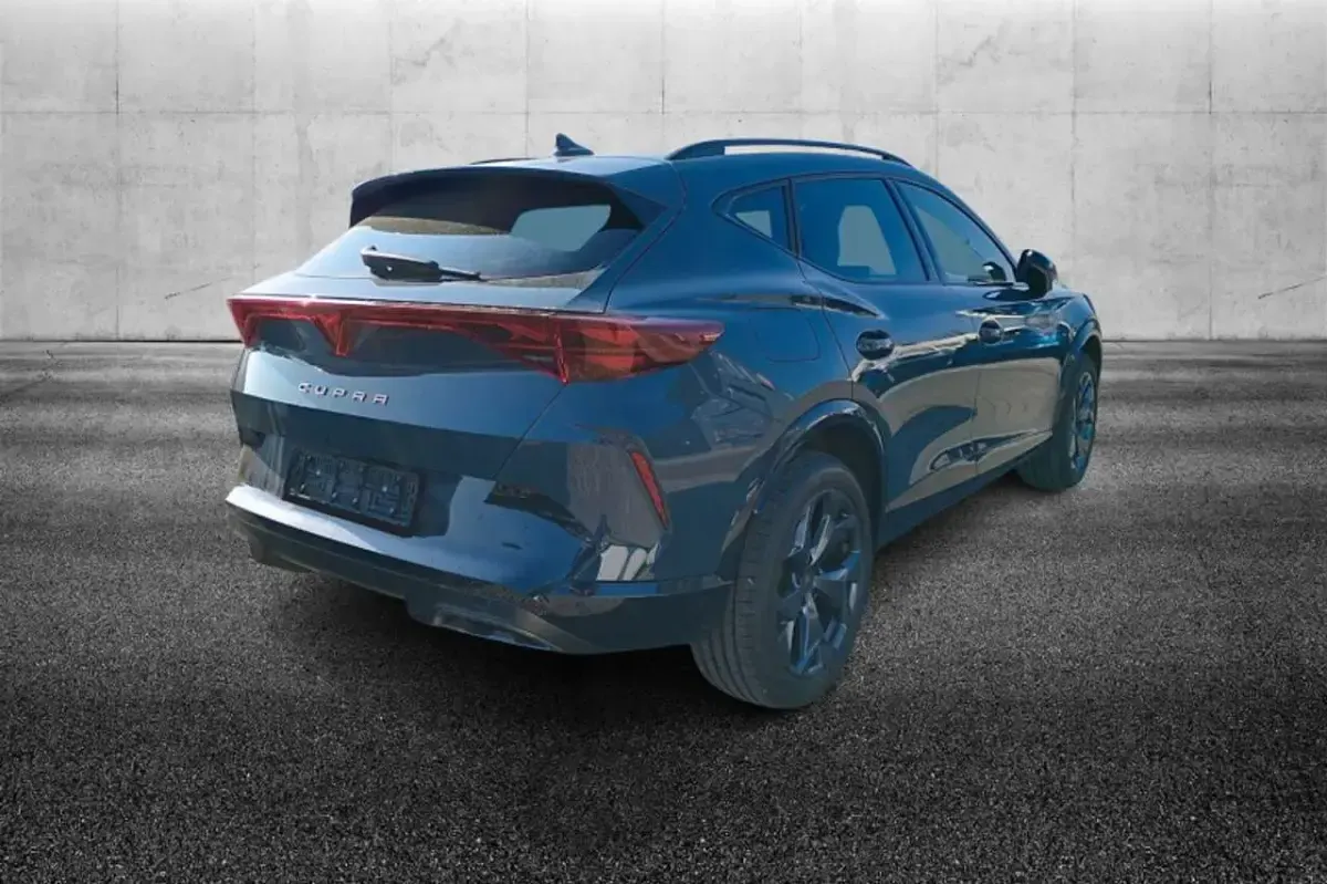 Usata Cupra Formentor 150 CV (110 kW) 2024 Blu/azzurro SUV