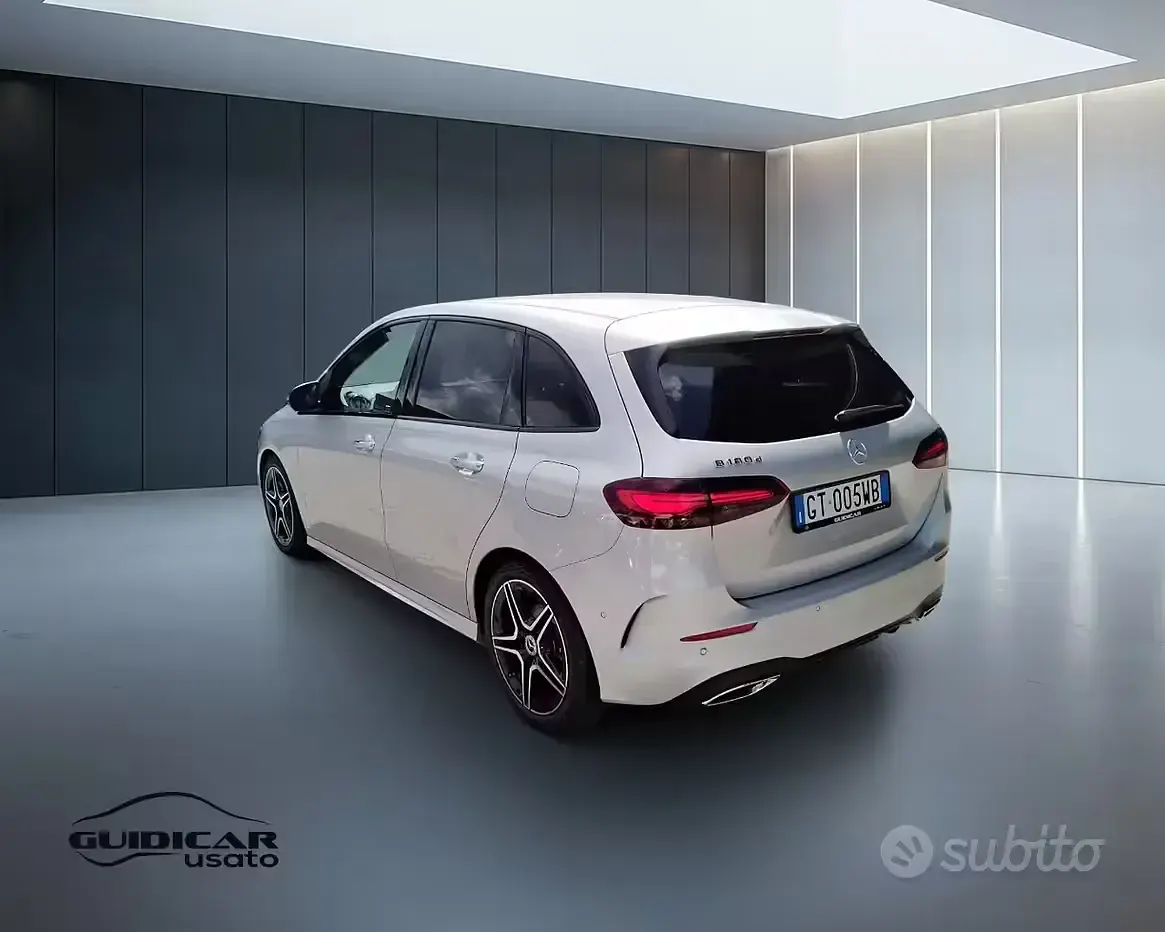 Usata Mercedes B180 AMG line 116 CV (85 kW) 2024 Argento iridio metallizzato Utilitaria