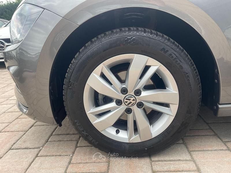 Usata VW Polo Comfortline 75 CV (55 kW) 2018 Gray Utilitaria