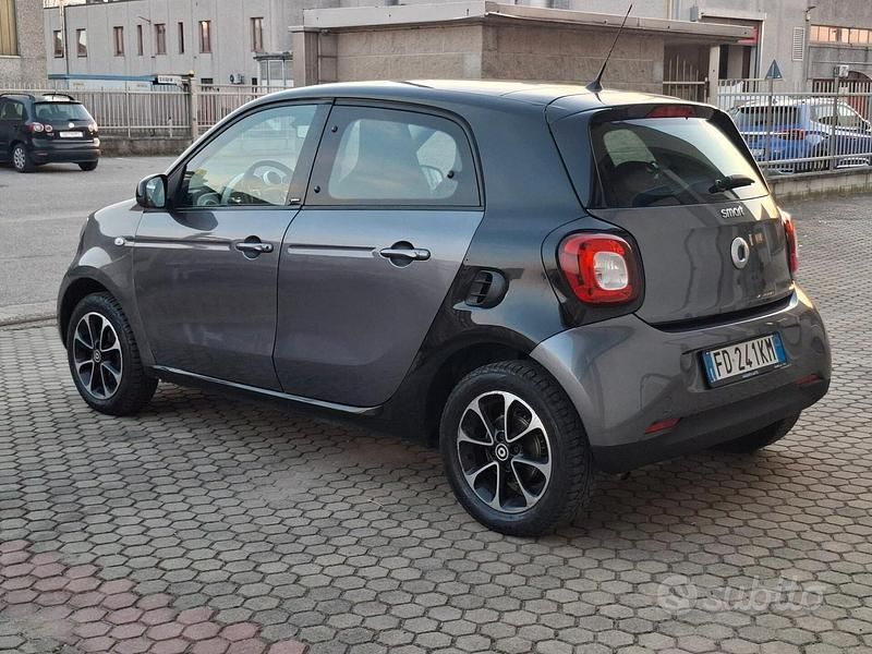 Usata Smart ForFour Prime 71 CV (52 kW) 2016 Grigio Utilitaria