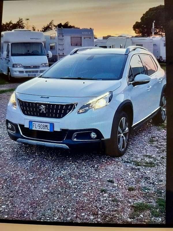 Usata Peugeot 2008 Allure 99 CV (72 kW) 2017 Bianco SUV