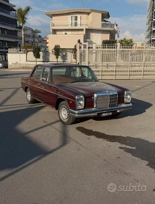 Usata Mercedes W114 1970 Rosso Berlina