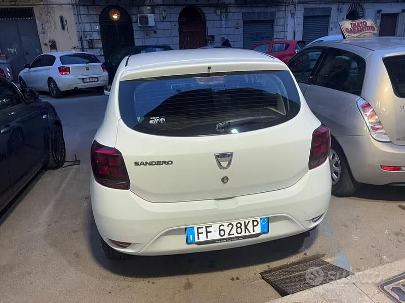 Usata Dacia Sandero Lauréate 90 CV (66 kW) 2017 Bianco Berlina