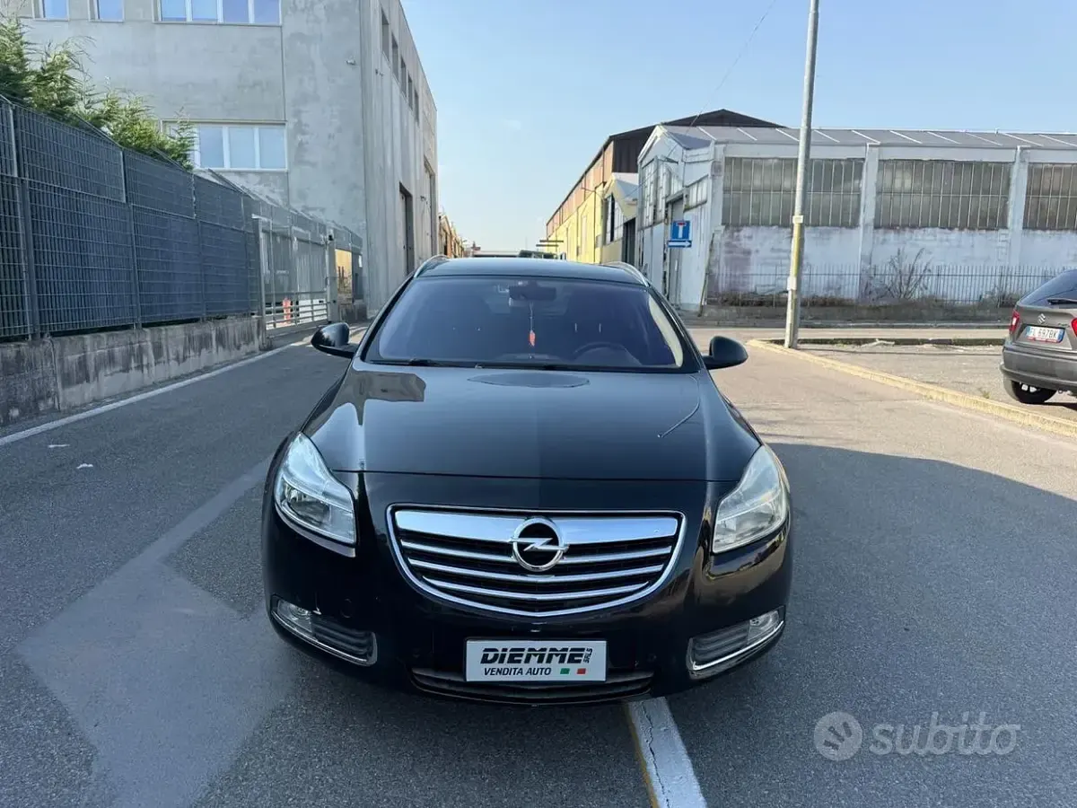 Usata Opel Insignia Cosmo 160 CV (117 kW) 2011 Nero Station wagon