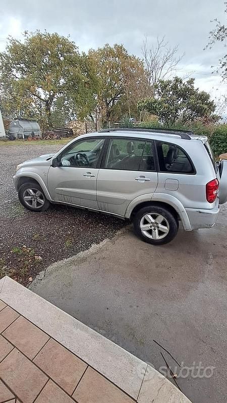 Usata Toyota RAV4 128 CV (94 kW) 2004 SUV