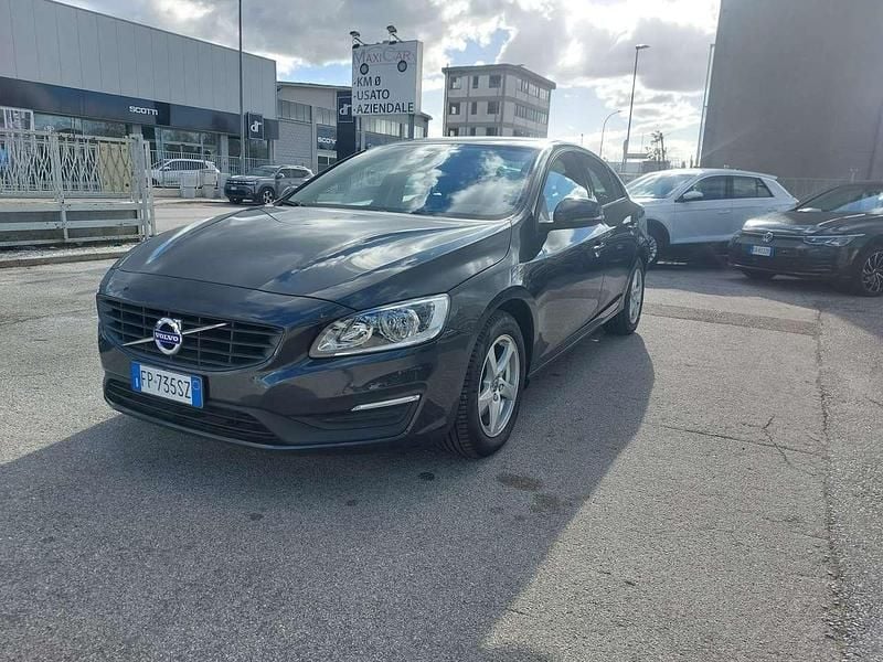 Nero Usata 2018 Volvo S60 Tre volumi | 16.900 € (Buon prezzo) - Immagine 1/4