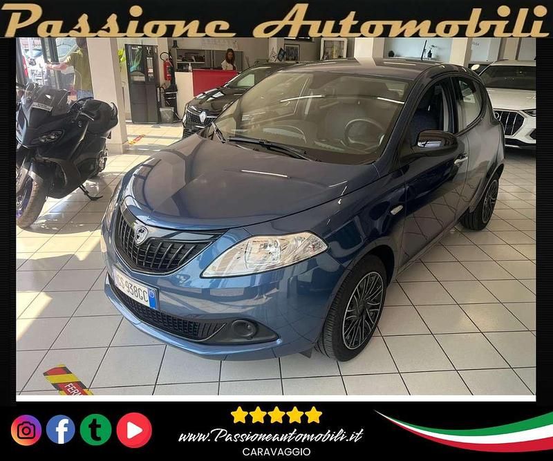 Usata Lancia Ypsilon 69 CV (50 kW) 2023 Blu/azzurro Utilitaria