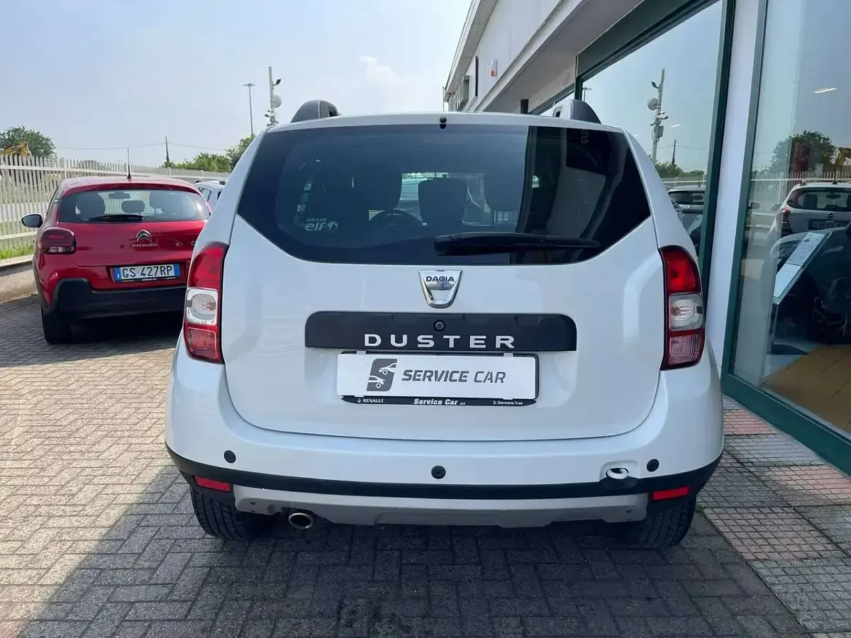 Usata Dacia Duster Lauréate 109 CV (80 kW) 2016 Bianco ghiaccio SUV