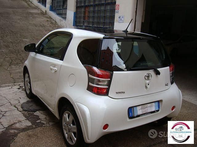 Usata Toyota iQ Sol 68 CV (50 kW) 2012 Bianco Utilitaria