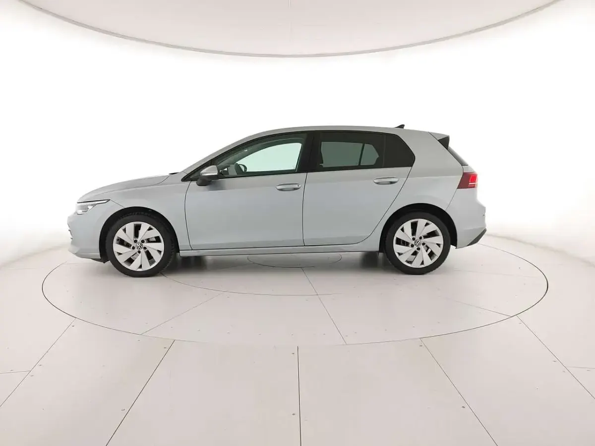 Usata VW Golf VIII Edition 150 CV (110 kW) 2024 Dolomite silver metallizzato Berlina