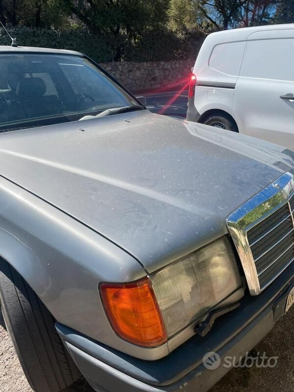 Usata Mercedes E300 1987 Grigio Berlina