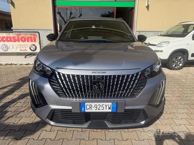 Usata Peugeot 2008 Allure 130 CV (95 kW) 2023 Grigio SUV