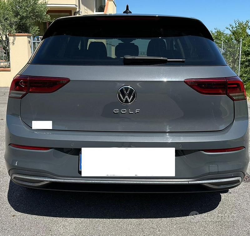 Usata VW Golf VIII Active 116 CV (85 kW) 2021 Grigio Berlina