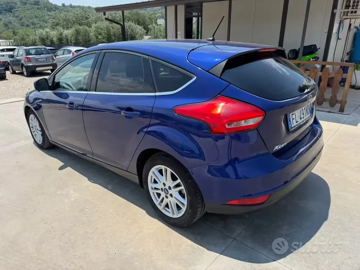 Usata Ford Focus Titanium 120 CV (88 kW) 2018 Bluazzurro Berlina