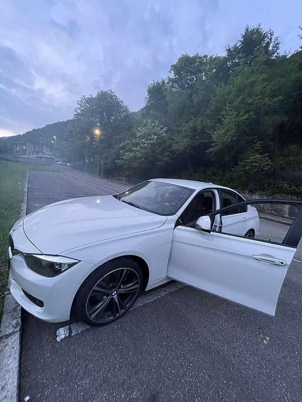 Usata BMW 318 Efficient Dynamics 143 CV (105 kW) 2014 Berlina