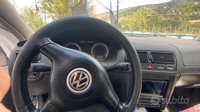 Usata VW Golf IV 101 CV (74 kW) 2002 Grigio Berlina