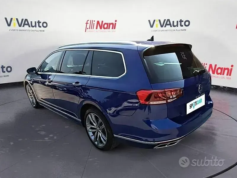 Usata VW Passat Executive 150 CV (110 kW) 2021 Bluazzurro Station wagon