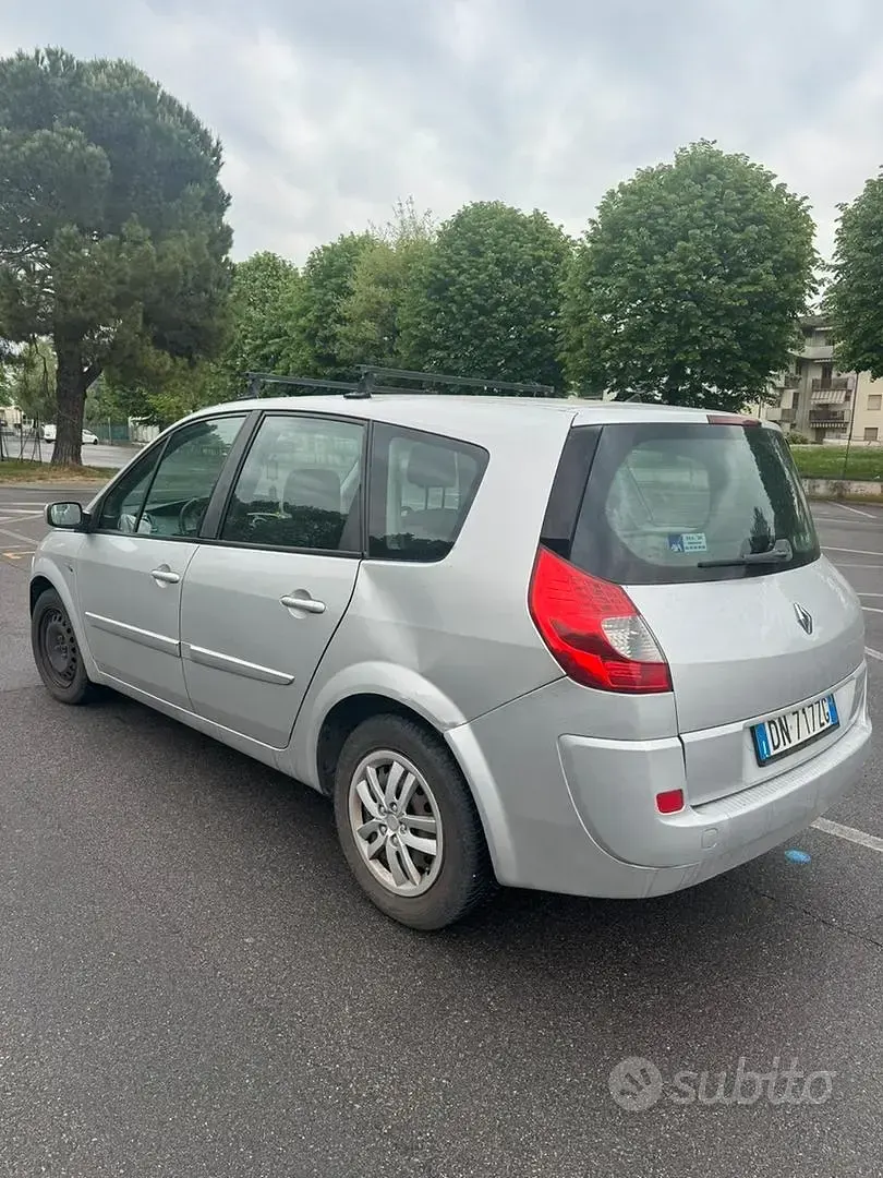 Usata Renault Scenic E-Tech 85 CV (62 kW) 2006 Berlina