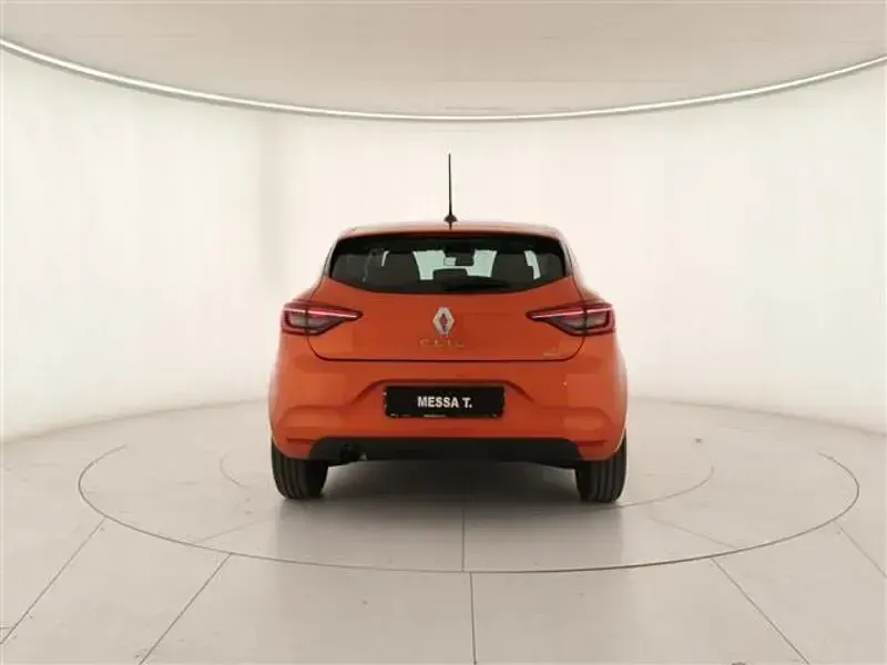 Usata Renault Clio Equilibre 90 CV (66 kW) 2023 Arancione Utilitaria