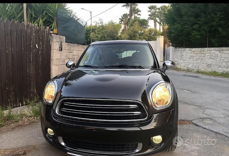 Usata Mini Countryman 111 CV (81 kW) 2014 Marrone SUV