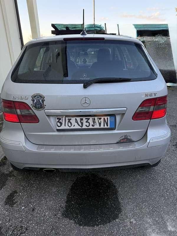 Usata Mercedes B180 116 CV (85 kW) 2010 Argento Monovolume