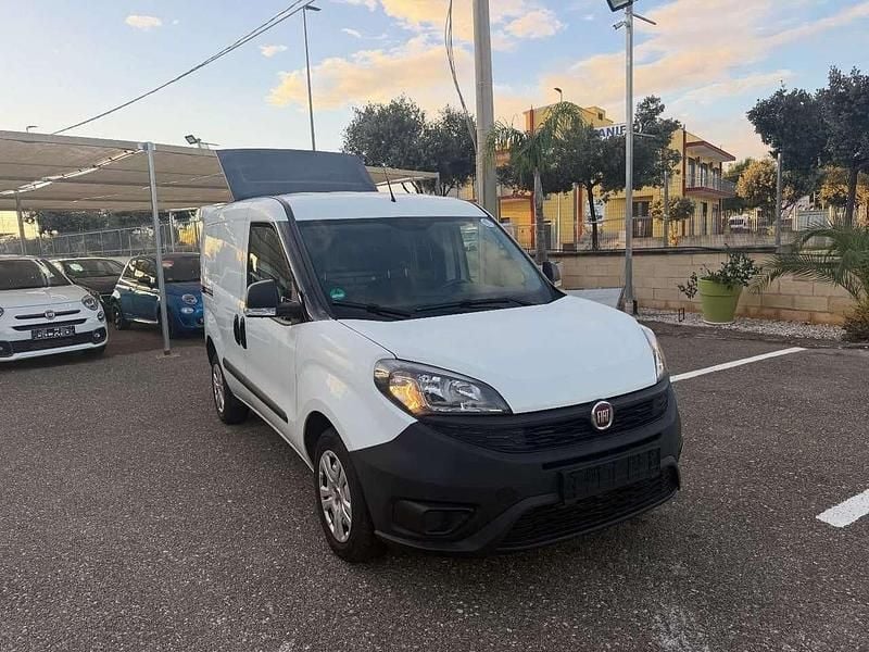Usata Fiat Doblò Dynamic 84 CV (61 kW) 2021 Bianco Monovolume