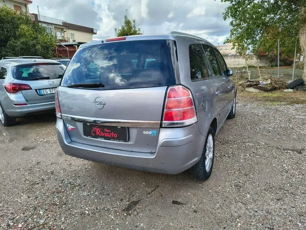 Usata Opel Zafira Cosmo 94 CV (69 kW) 2008 Grigio Monovolume