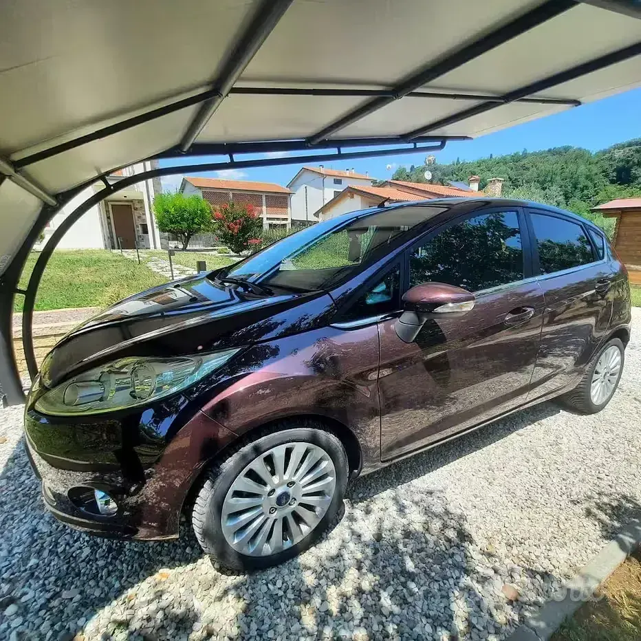 Usata Ford Fiesta Titanium 97 CV (71 kW) 2009 Rosso Berlina