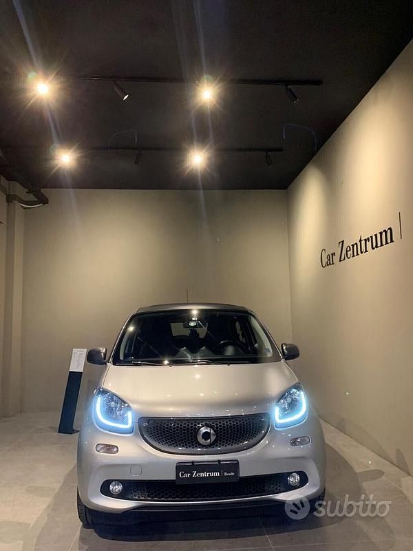 Usata Smart ForFour Prime 90 CV (66 kW) 2018 Grigio Utilitaria
