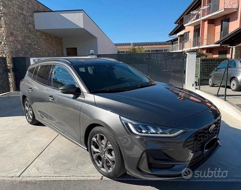 Usata Ford Focus ST-Line 125 CV (91 kW) 2023 Grigio Station wagon