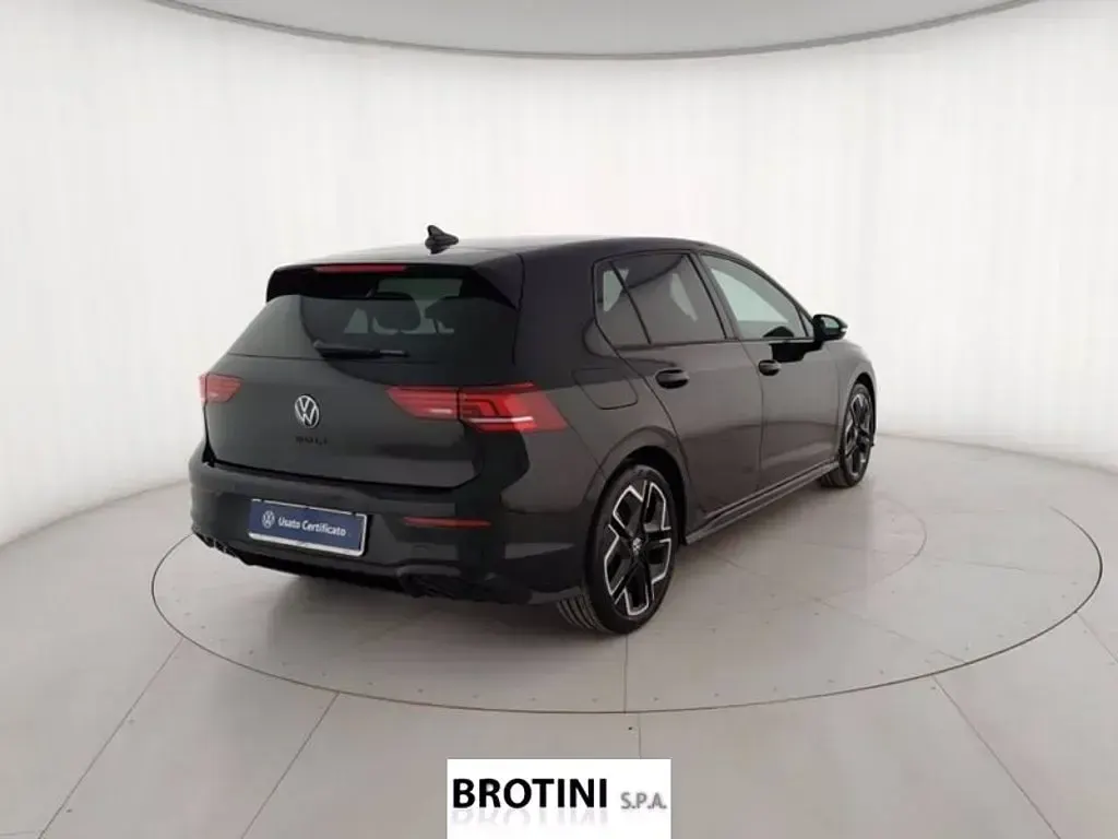 Nuova VW Golf VIII R-line Plus 150 CV (110 kW) 2026 Nero metallizzato Berlina