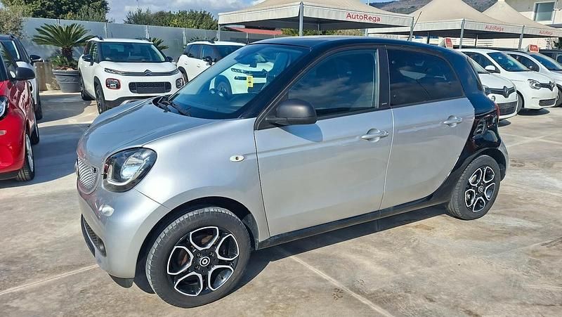 Usata Smart ForFour Passion 71 CV (52 kW) 2018 Argento Utilitaria