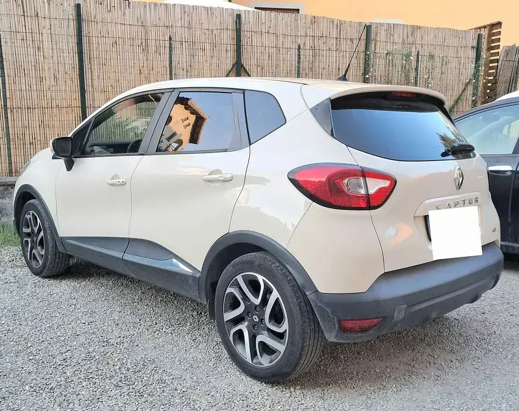 Usata Renault Captur 90 CV (66 kW) 2013 Beige SUV