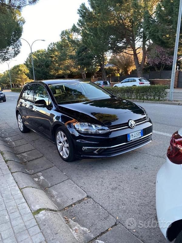 Usata VW Golf VII 110 CV (80 kW) 2018 Nero Utilitaria