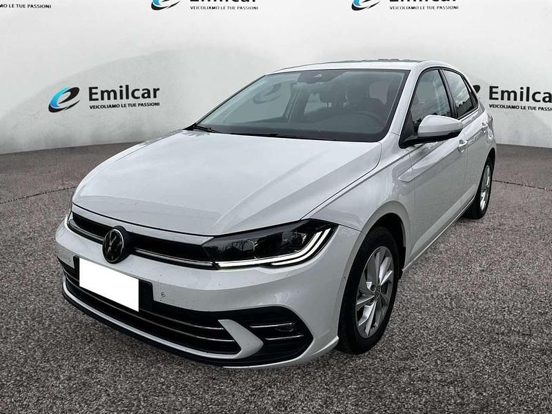 Bianco Usata 2023 VW Polo Style Tre volumi | 20.500 € (Buon prezzo) - Immagine 1/4