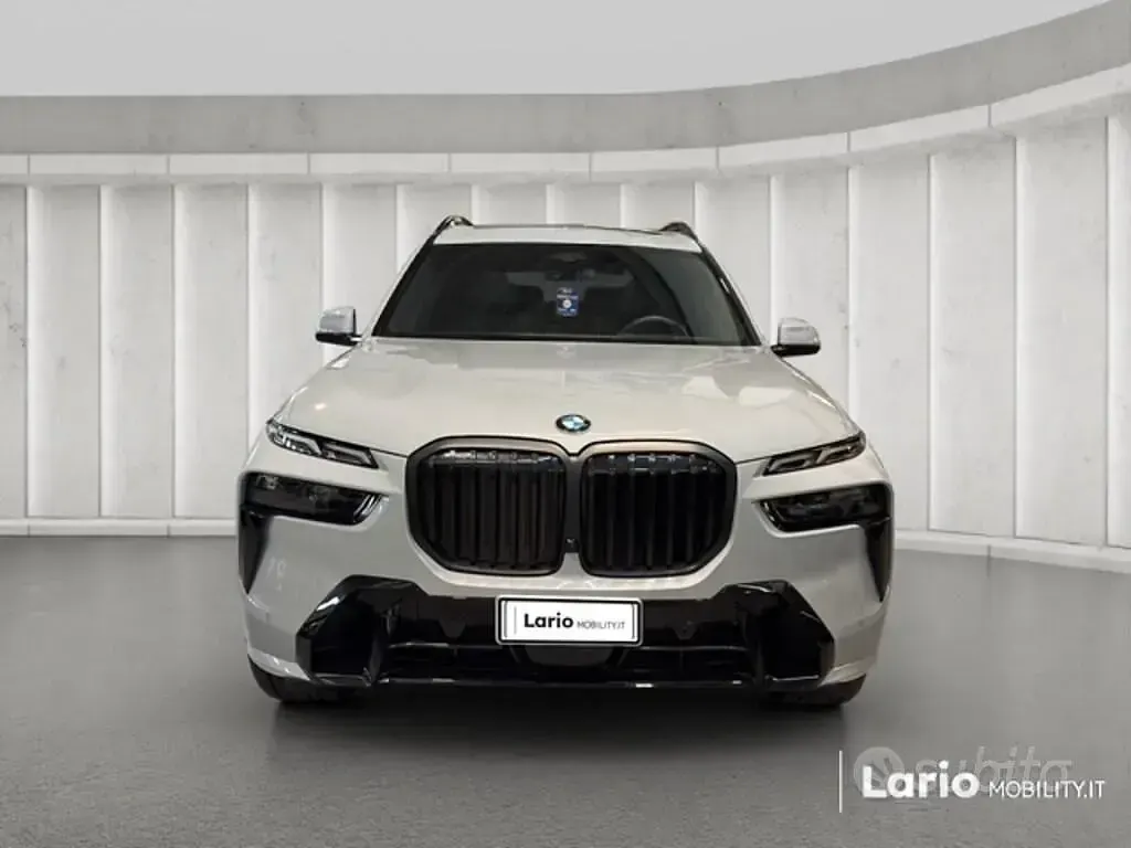 Usata BMW X7 M Sport 381 CV (280 kW) 2024 Grigio SUV
