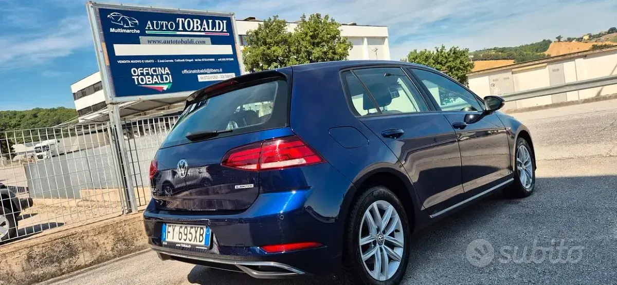 Usata VW Golf VIII Business 130 CV (95 kW) 2020 Blu Berlina