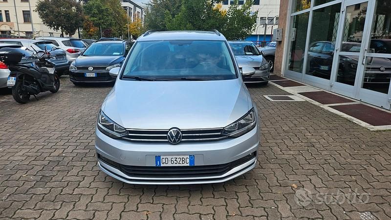 Usata VW Touran 115 CV (84 kW) 2020 Argento Monovolume